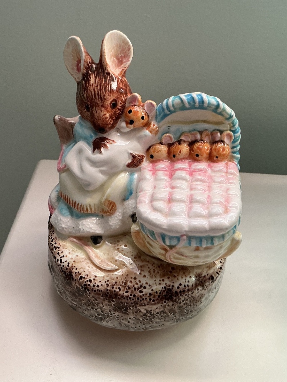 Schmid Beatrix Potter Hunca Munca music box